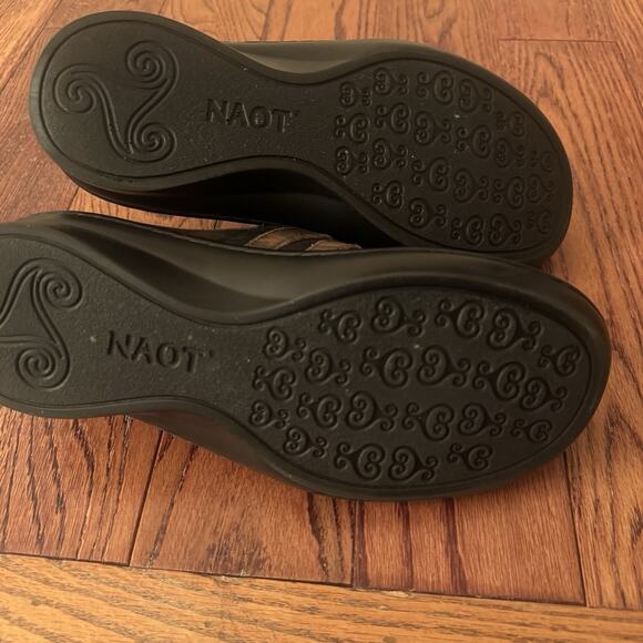 Naot Celesta Loafer Womens Shoe 7 7.5 EU 38 Black Leather Cork Insole Comfort - Picture 11 of 14